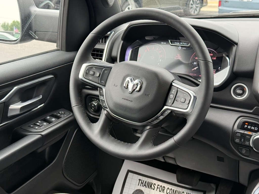 Ram 1500 Vehicle Full-screen Gallery Image 11
