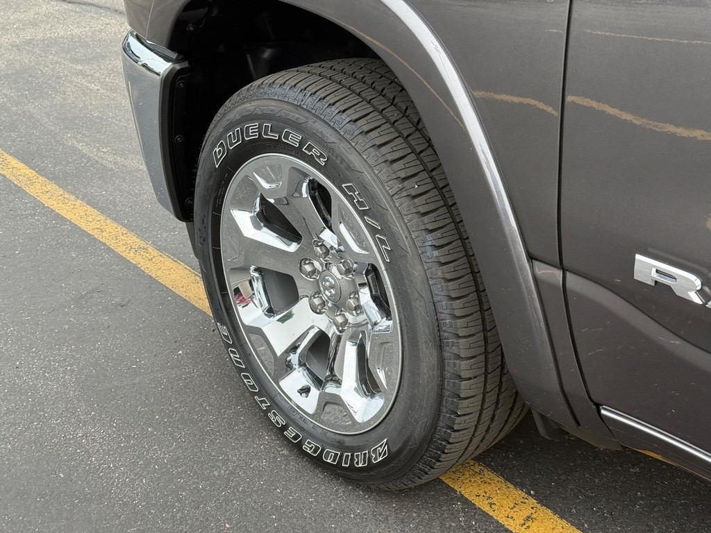 Ram 1500 Vehicle Full-screen Gallery Image 14