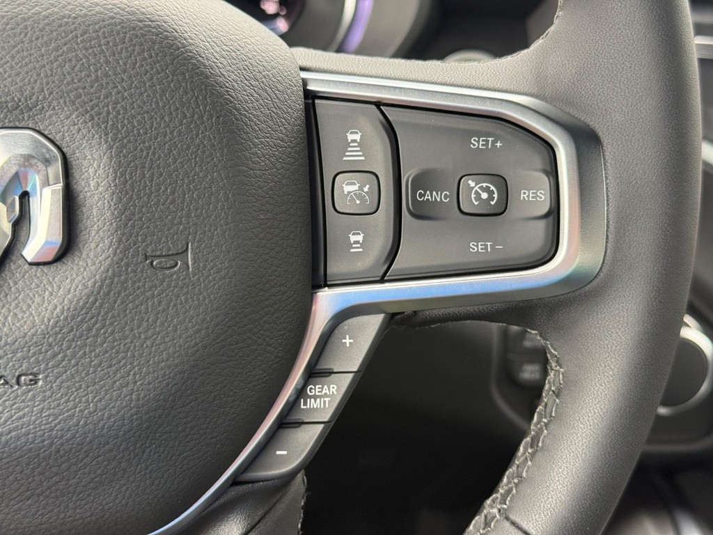 Ram 1500 Vehicle Full-screen Gallery Image 16