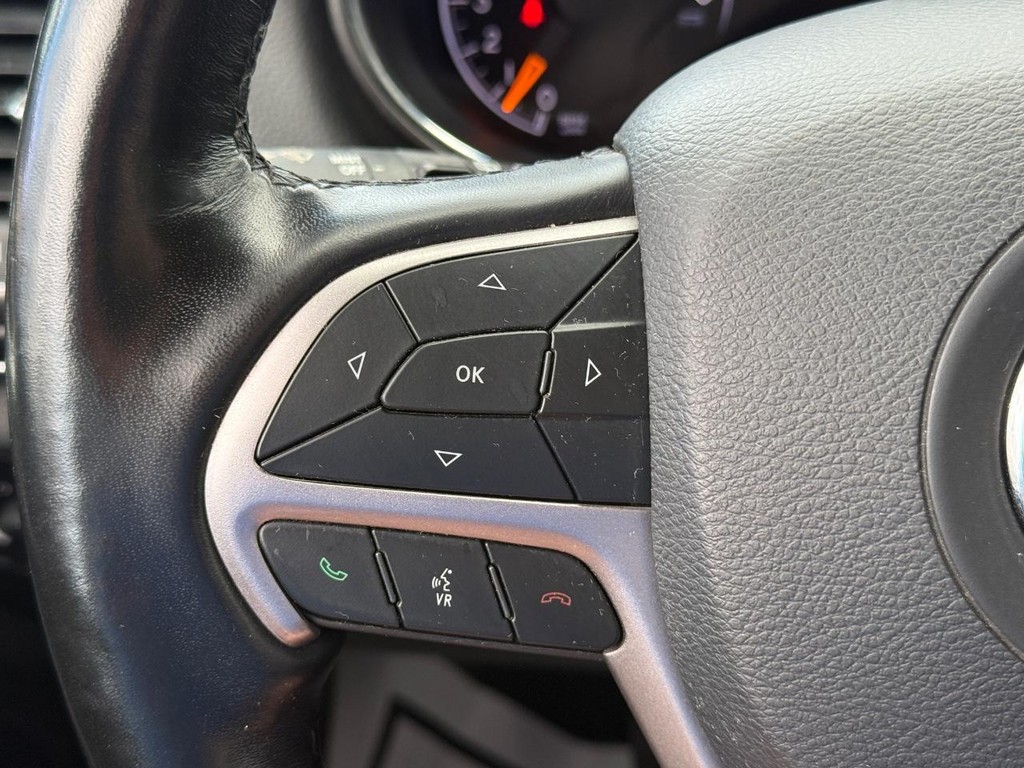 Jeep Grand Cherokee Vehicle Full-screen Gallery Image 15