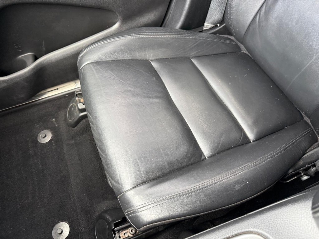 Jeep Grand Cherokee Vehicle Full-screen Gallery Image 20