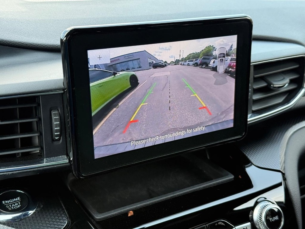 Ford Explorer Vehicle Full-screen Gallery Image 17
