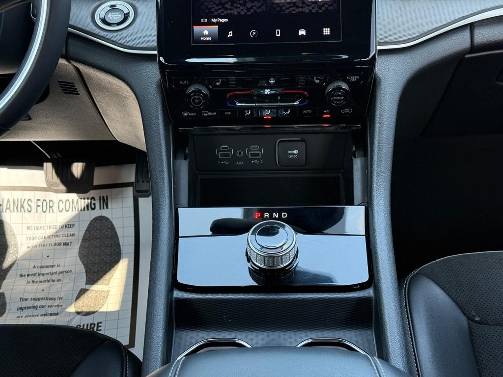 Jeep Grand Cherokee Vehicle Full-screen Gallery Image 10