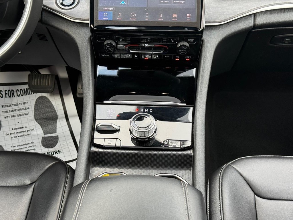 Jeep Grand Cherokee 4xe Vehicle Full-screen Gallery Image 10