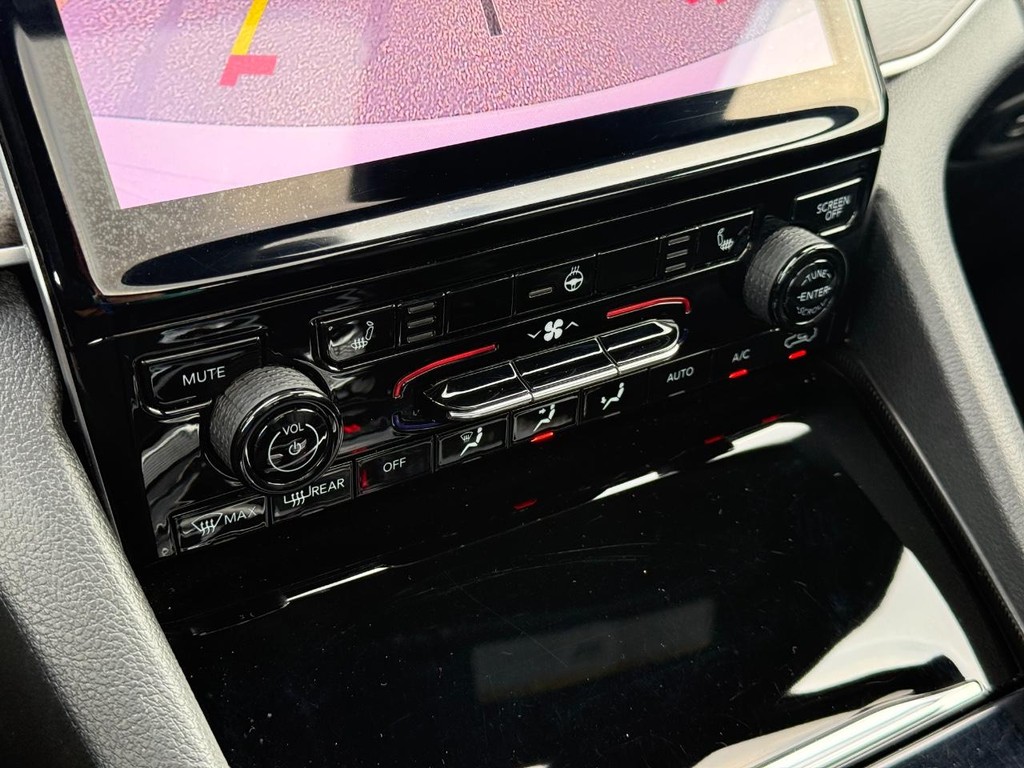 Jeep Grand Cherokee 4xe Vehicle Full-screen Gallery Image 18