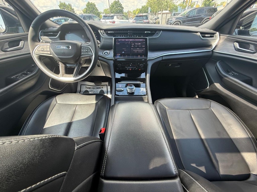 Jeep Grand Cherokee 4xe Vehicle Full-screen Gallery Image 10