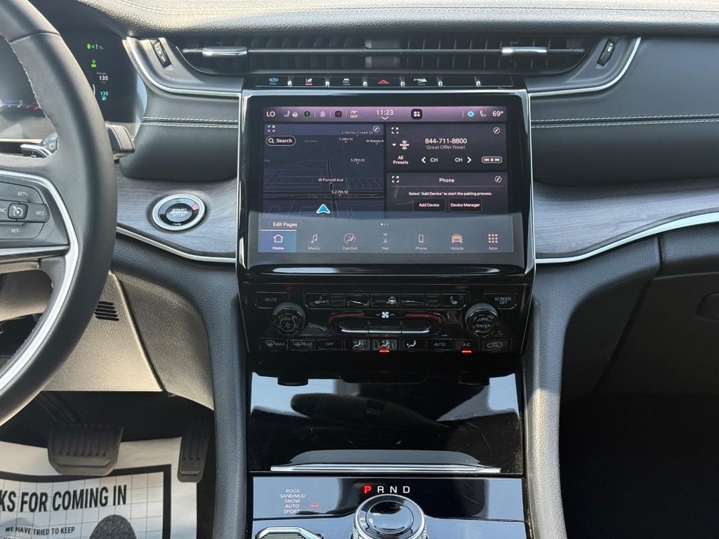 Jeep Grand Cherokee 4xe Vehicle Full-screen Gallery Image 12