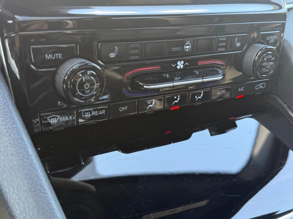 Jeep Grand Cherokee 4xe Vehicle Full-screen Gallery Image 19