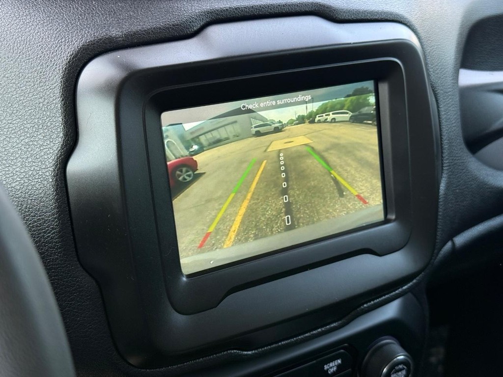 Jeep Renegade Vehicle Full-screen Gallery Image 18