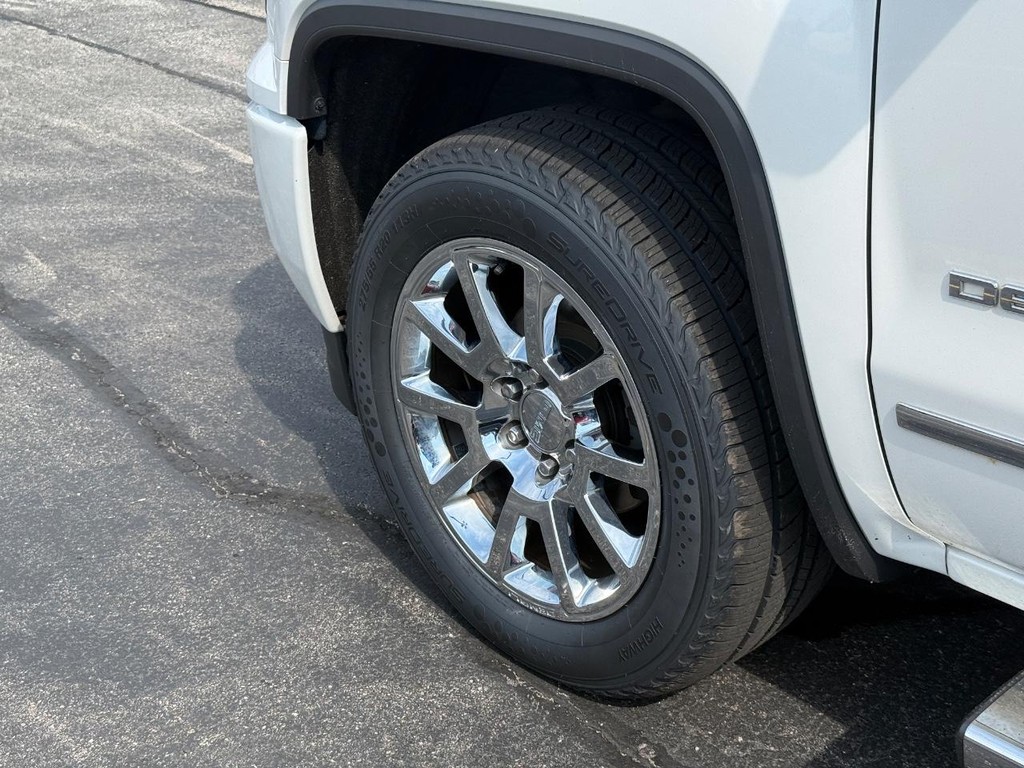 GMC Sierra 1500 Vehicle Full-screen Gallery Image 13