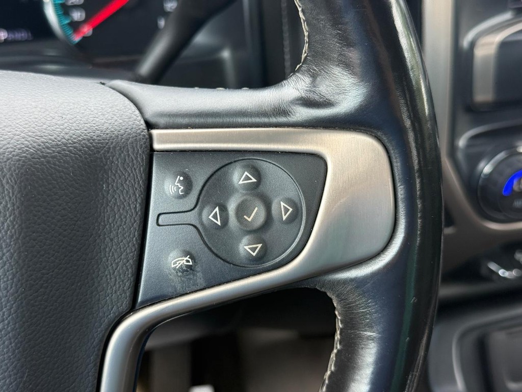 GMC Sierra 1500 Vehicle Full-screen Gallery Image 15