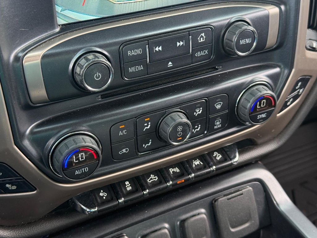 GMC Sierra 1500 Vehicle Full-screen Gallery Image 18