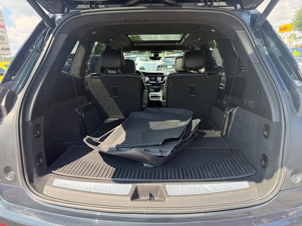 Cadillac XT6 Vehicle Full-screen Gallery Image 05