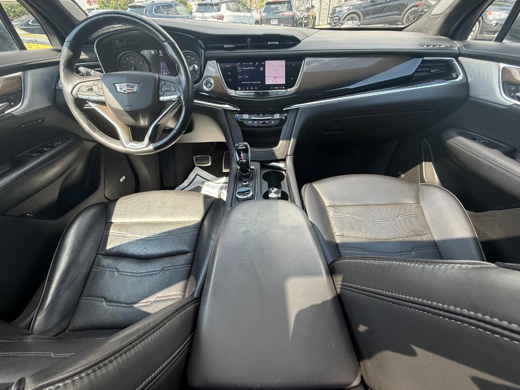 Cadillac XT6 Vehicle Full-screen Gallery Image 10
