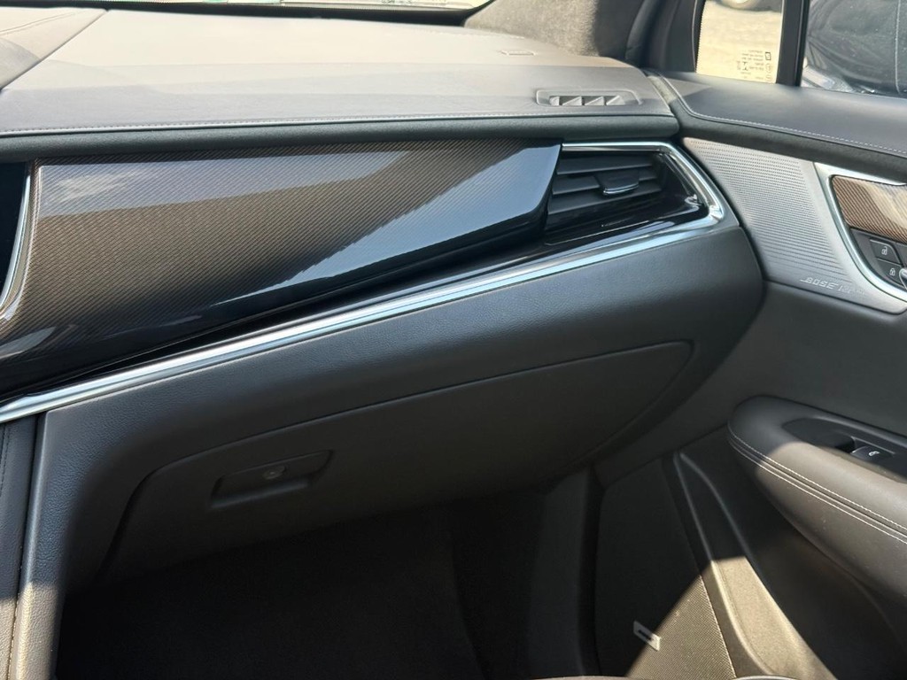 Cadillac XT6 Vehicle Full-screen Gallery Image 14