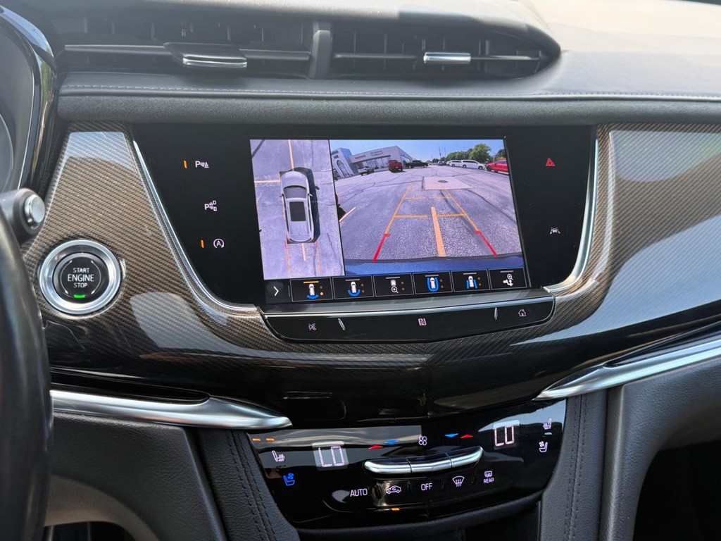 Cadillac XT6 Vehicle Full-screen Gallery Image 18