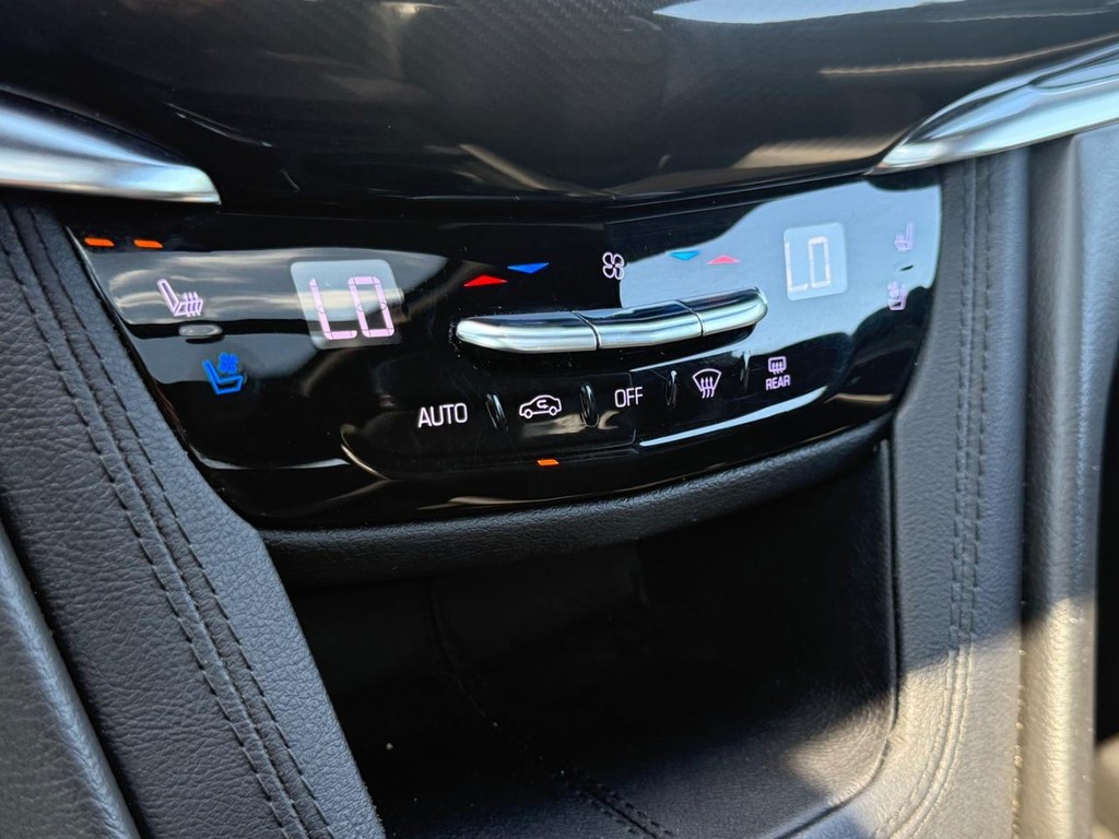 Cadillac XT6 Vehicle Full-screen Gallery Image 19