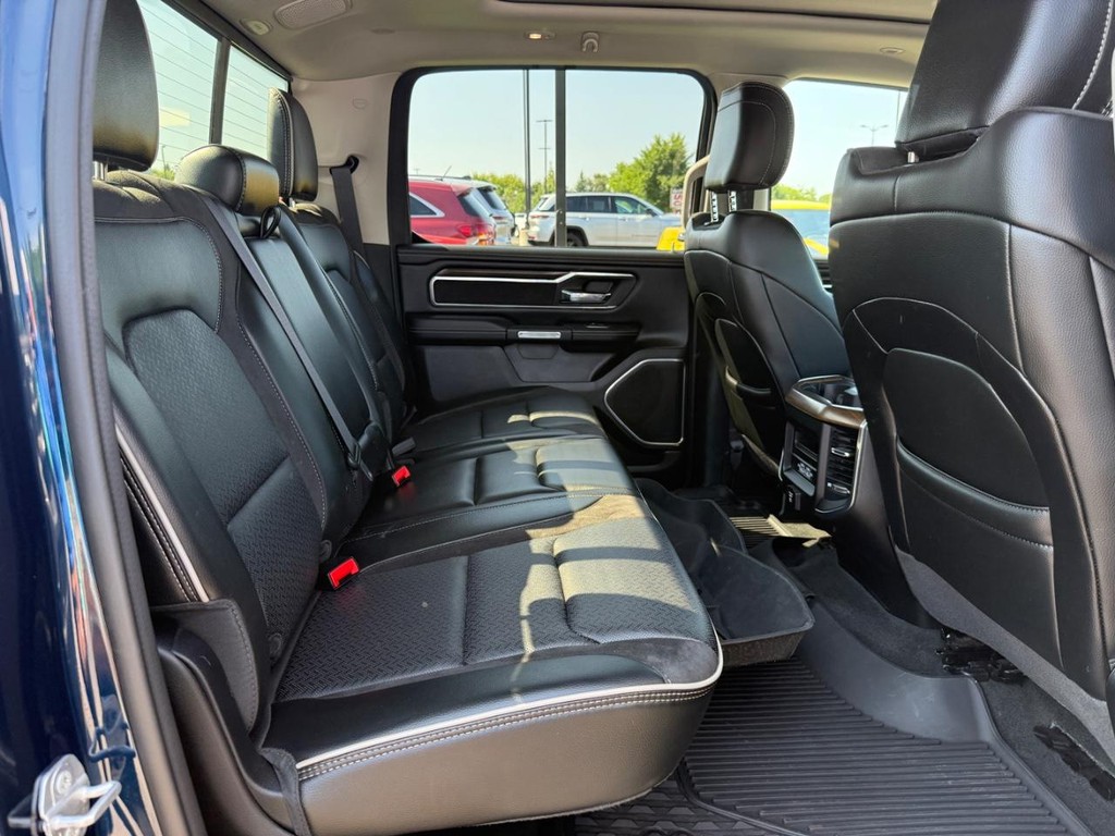 Ram 1500 Vehicle Full-screen Gallery Image 07