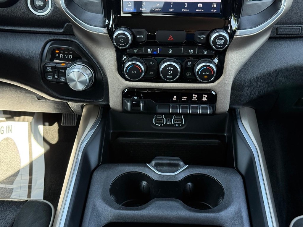 Ram 1500 Vehicle Full-screen Gallery Image 10