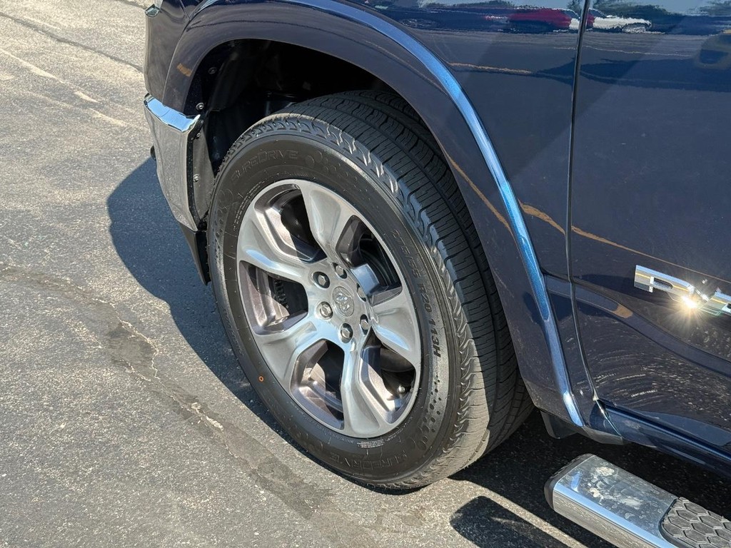 Ram 1500 Vehicle Full-screen Gallery Image 13