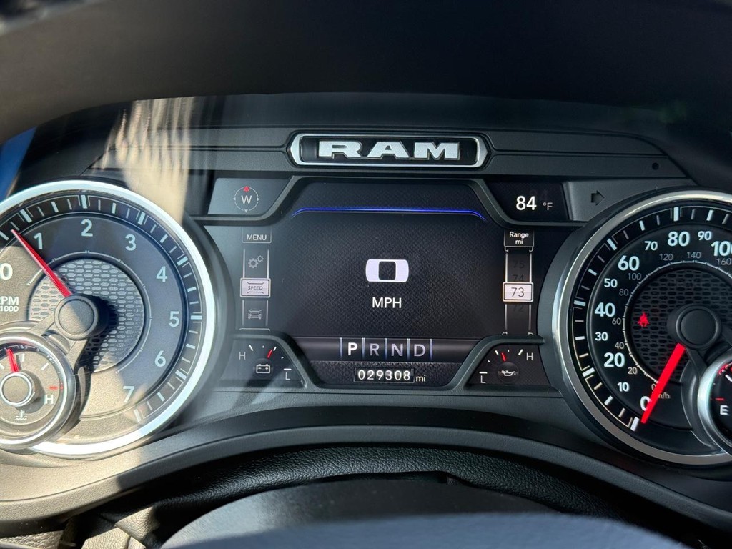 Ram 1500 Vehicle Full-screen Gallery Image 16