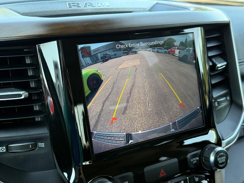 Ram 1500 Vehicle Full-screen Gallery Image 17