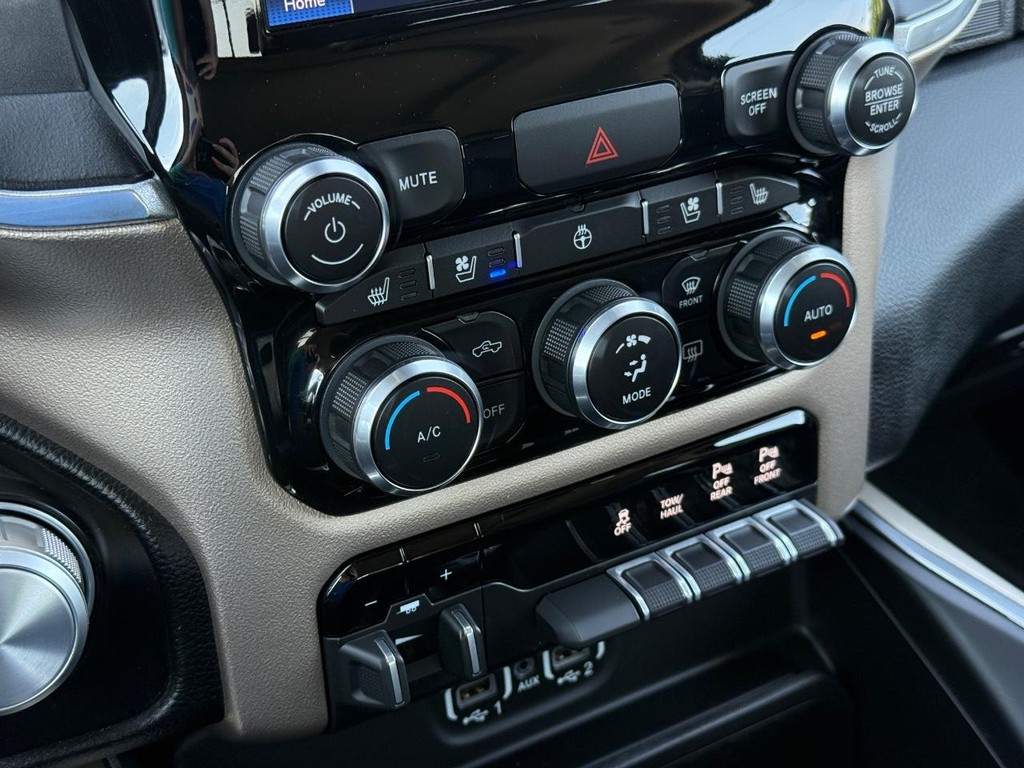 Ram 1500 Vehicle Full-screen Gallery Image 18