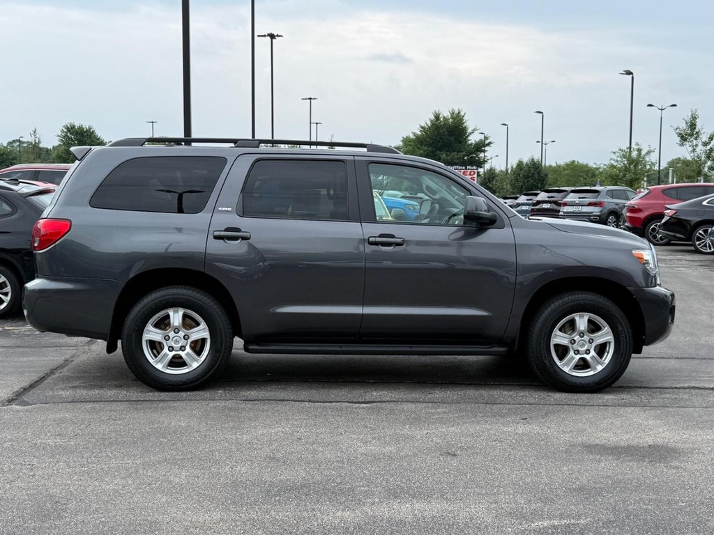Toyota Sequoia Vehicle Full-screen Gallery Image 02