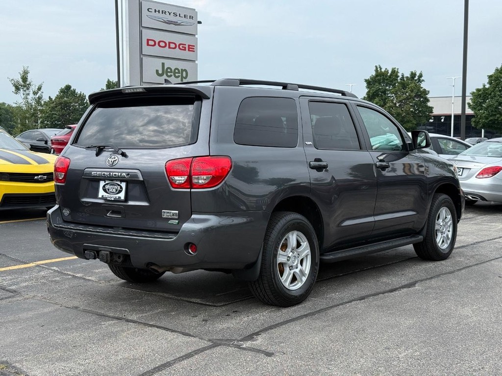 Toyota Sequoia Vehicle Full-screen Gallery Image 03