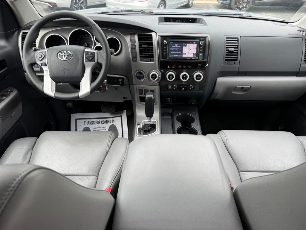 Toyota Sequoia Vehicle Full-screen Gallery Image 08