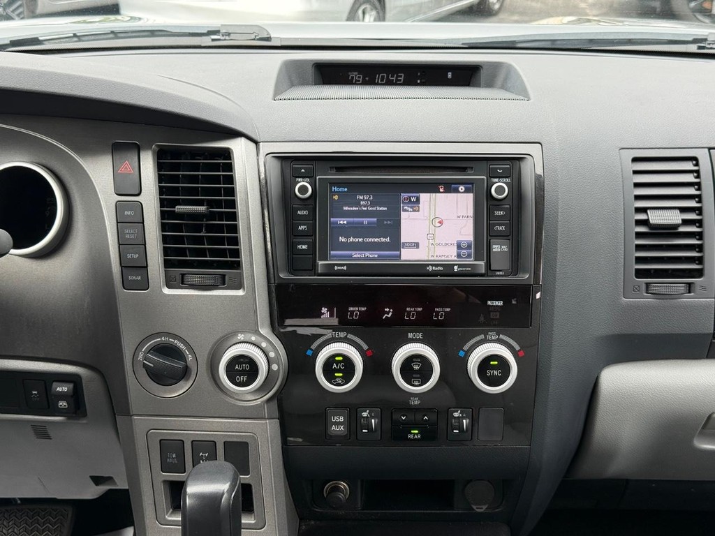 Toyota Sequoia Vehicle Full-screen Gallery Image 09