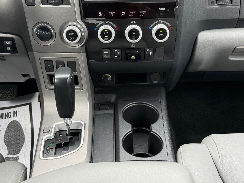Toyota Sequoia Vehicle Full-screen Gallery Image 10