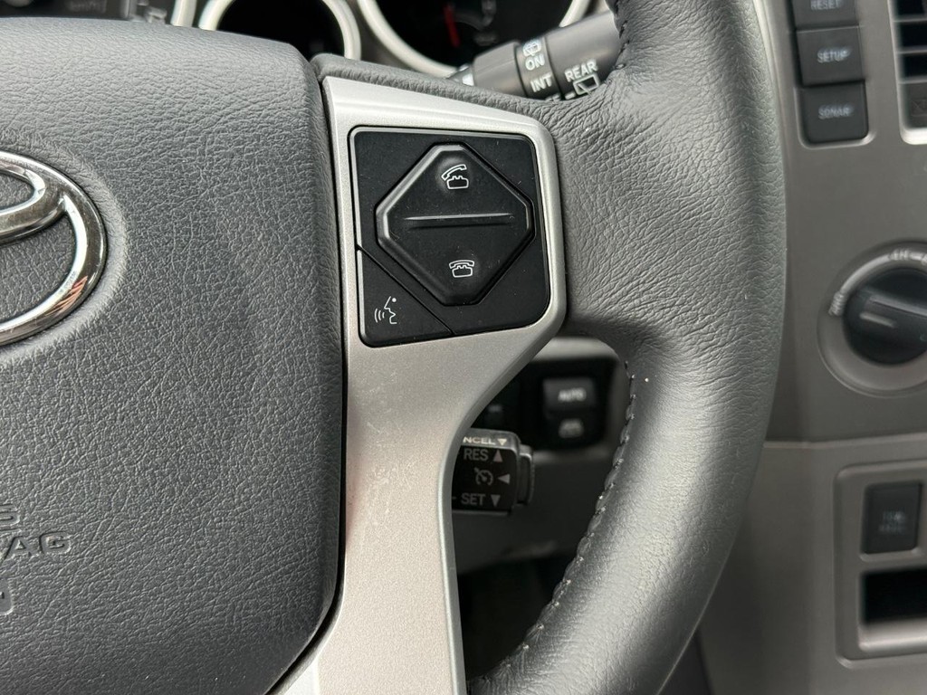 Toyota Sequoia Vehicle Full-screen Gallery Image 15