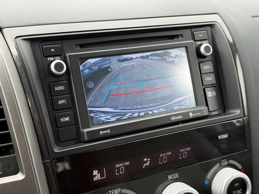 Toyota Sequoia Vehicle Full-screen Gallery Image 17