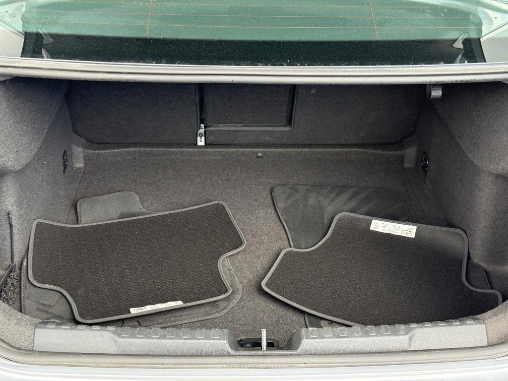 Audi A3 Vehicle Full-screen Gallery Image 05