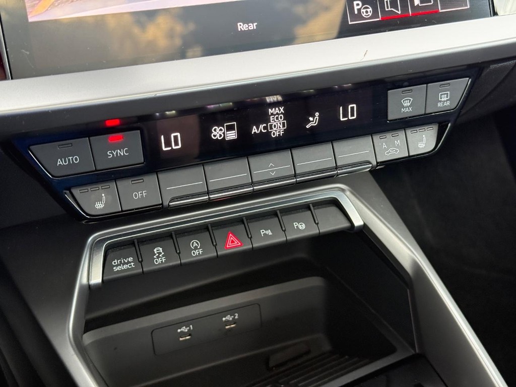 Audi A3 Vehicle Full-screen Gallery Image 19