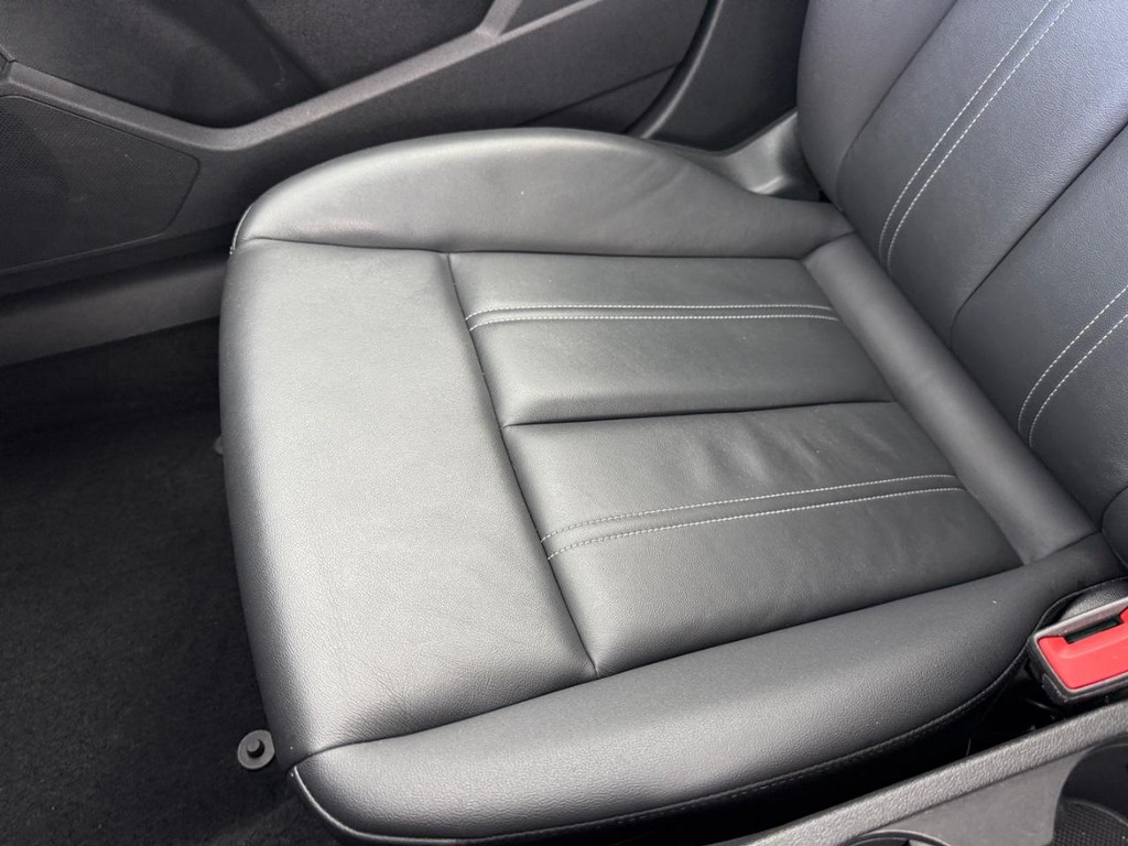 Audi A3 Vehicle Full-screen Gallery Image 20