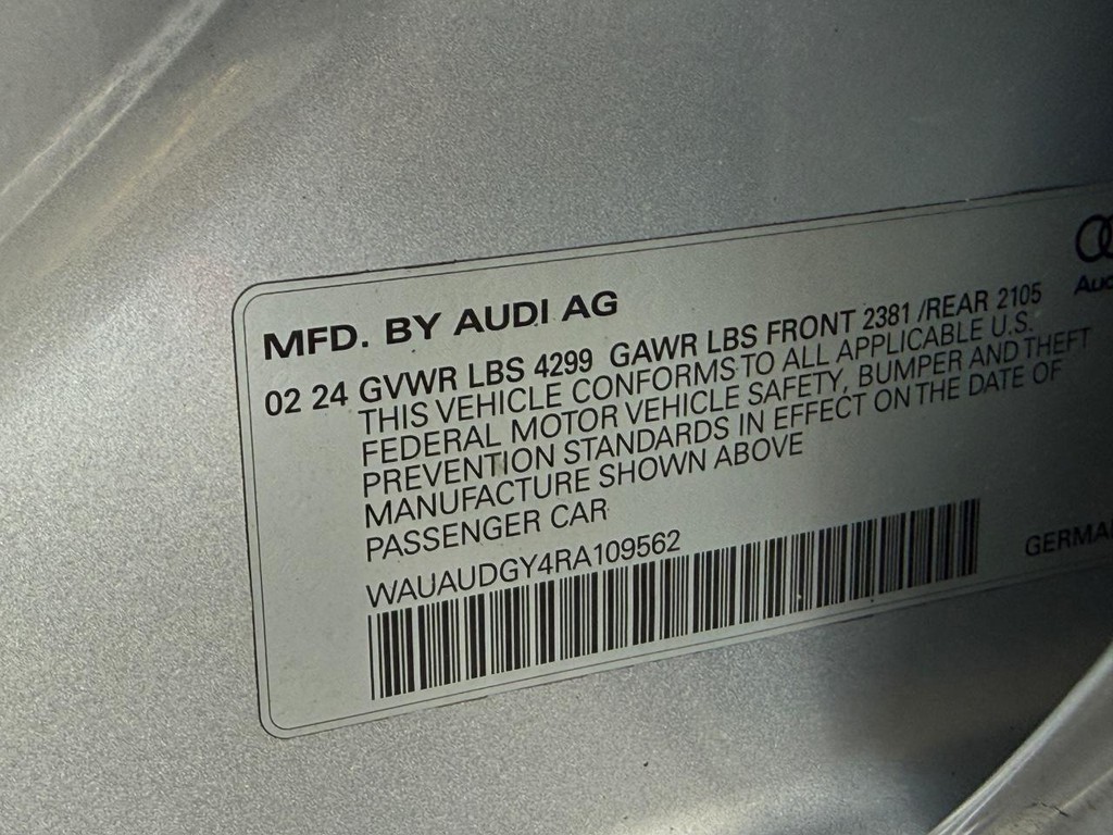 Audi A3 Vehicle Full-screen Gallery Image 22