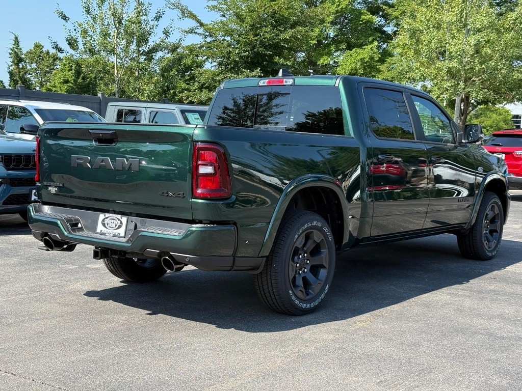 Ram 1500 Vehicle Full-screen Gallery Image 03