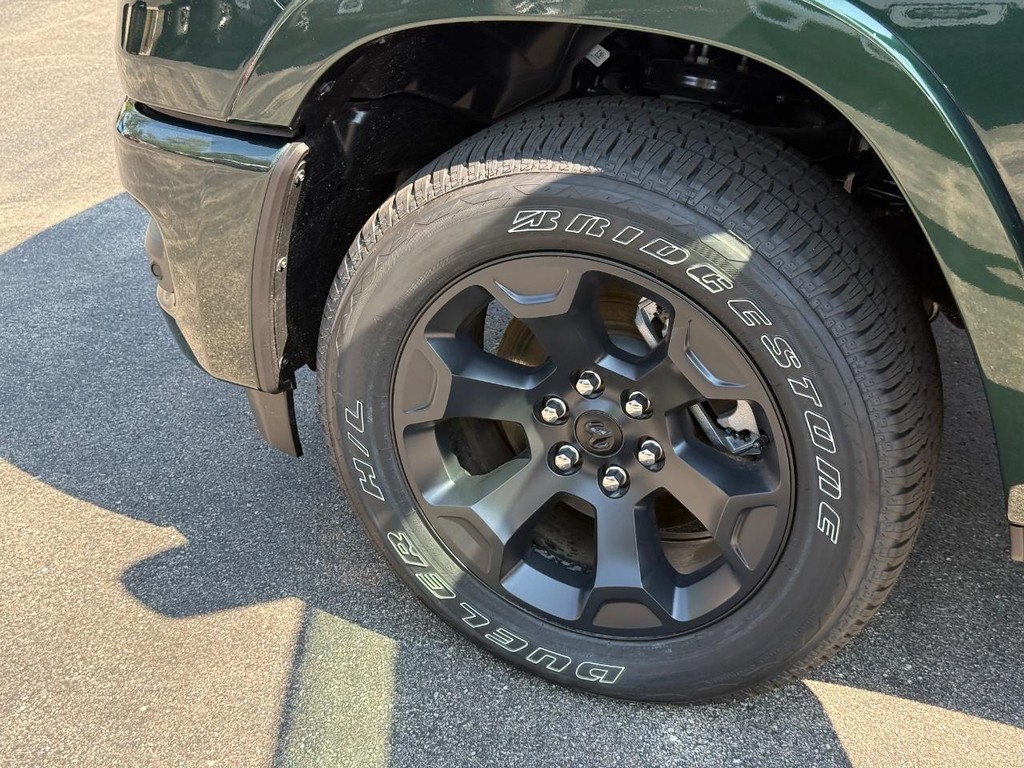 Ram 1500 Vehicle Full-screen Gallery Image 12