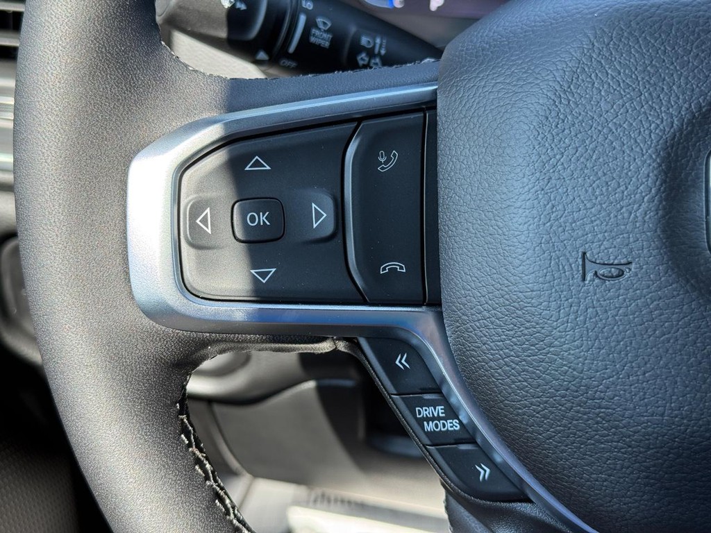 Ram 1500 Vehicle Full-screen Gallery Image 13