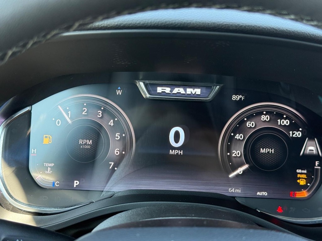Ram 1500 Vehicle Full-screen Gallery Image 15