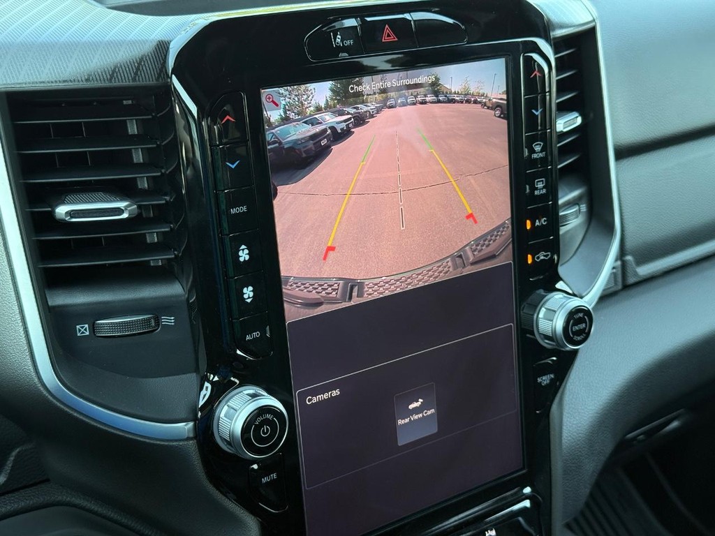Ram 1500 Vehicle Full-screen Gallery Image 16