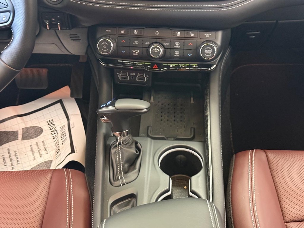 Dodge Durango Vehicle Full-screen Gallery Image 11