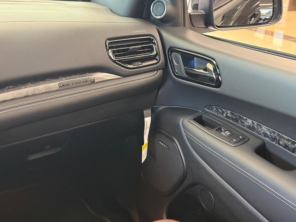 Dodge Durango Vehicle Full-screen Gallery Image 13