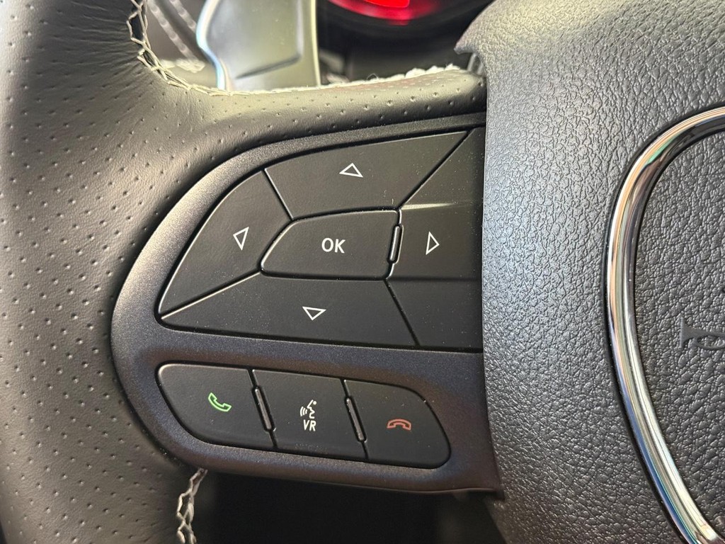 Dodge Durango Vehicle Full-screen Gallery Image 16