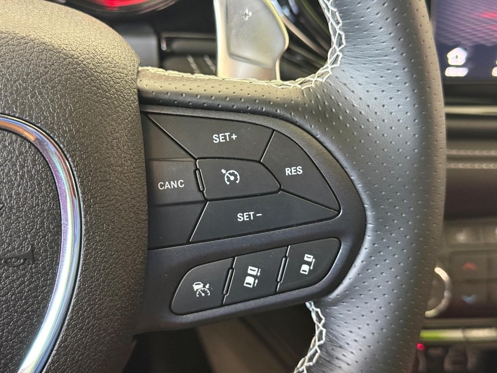 Dodge Durango Vehicle Full-screen Gallery Image 17
