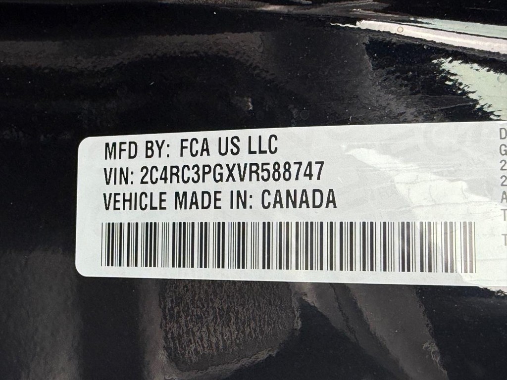 Chrysler Pacifica Vehicle Full-screen Gallery Image 23