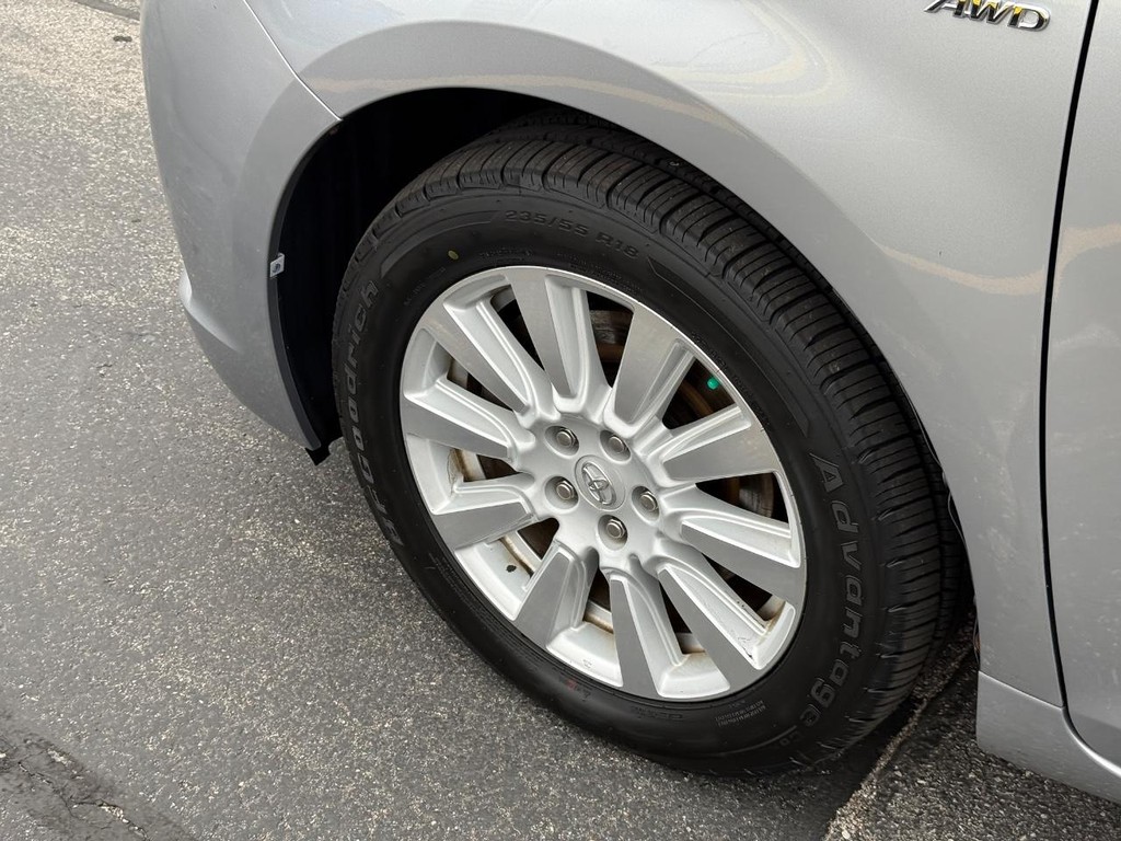 Toyota Sienna Vehicle Full-screen Gallery Image 13