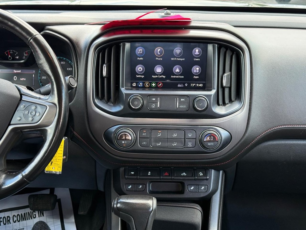 GMC Canyon Vehicle Full-screen Gallery Image 09